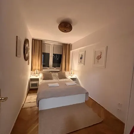 Elegant Panorama